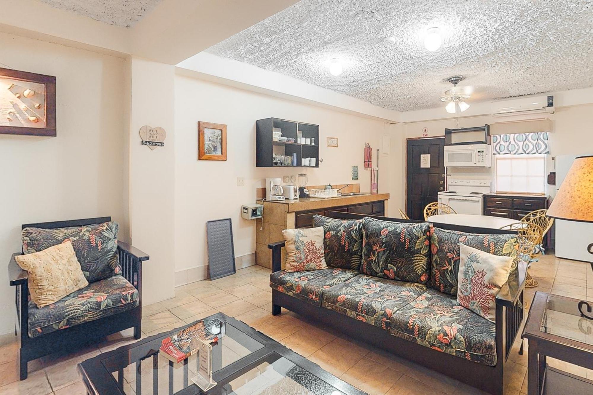 Hummingbird Home Suites San Pedro  Quarto foto