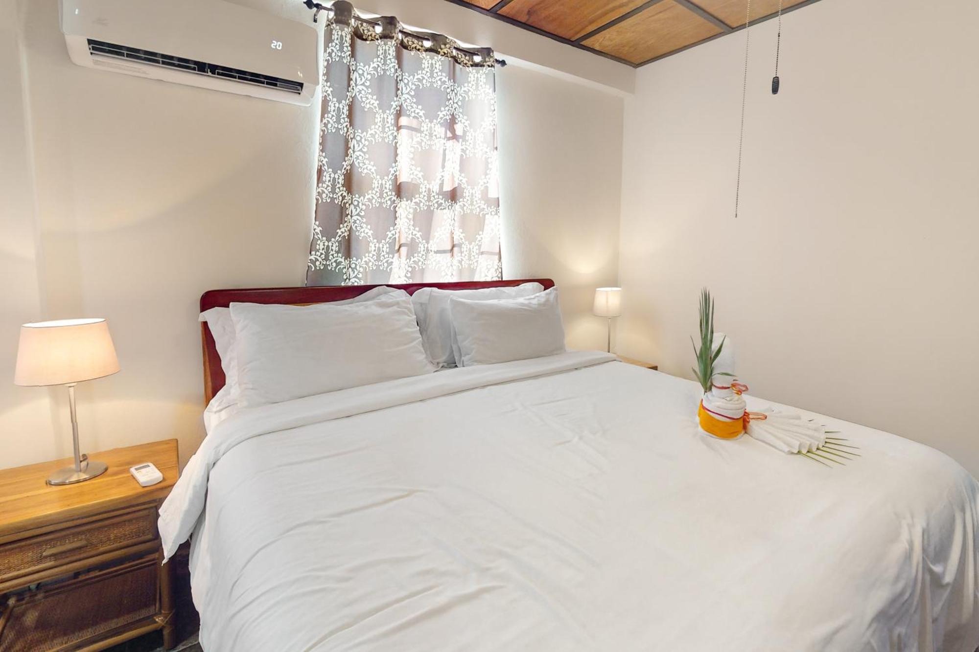 Hummingbird Home Suites San Pedro  Quarto foto