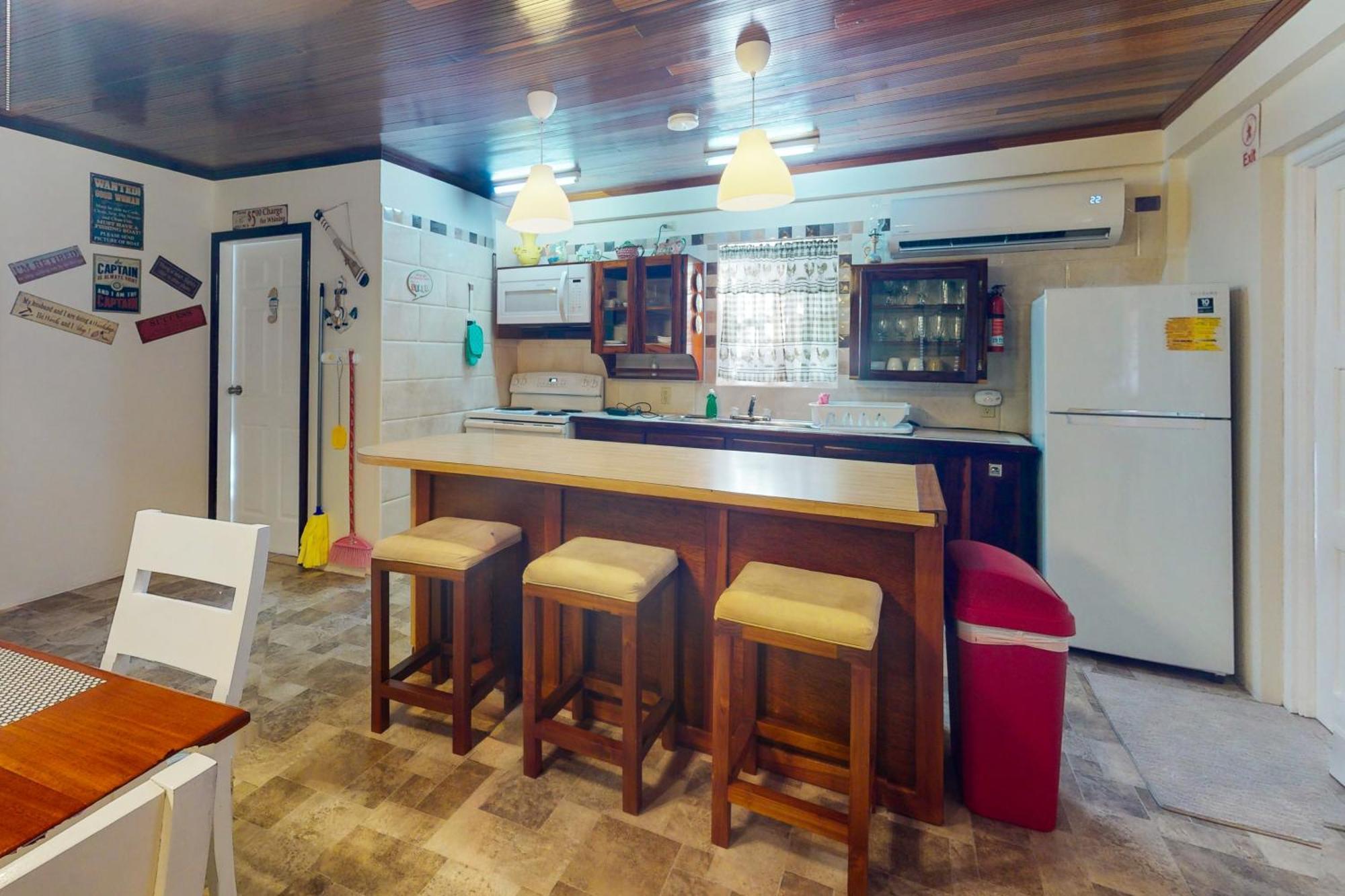 Hummingbird Home Suites San Pedro  Quarto foto