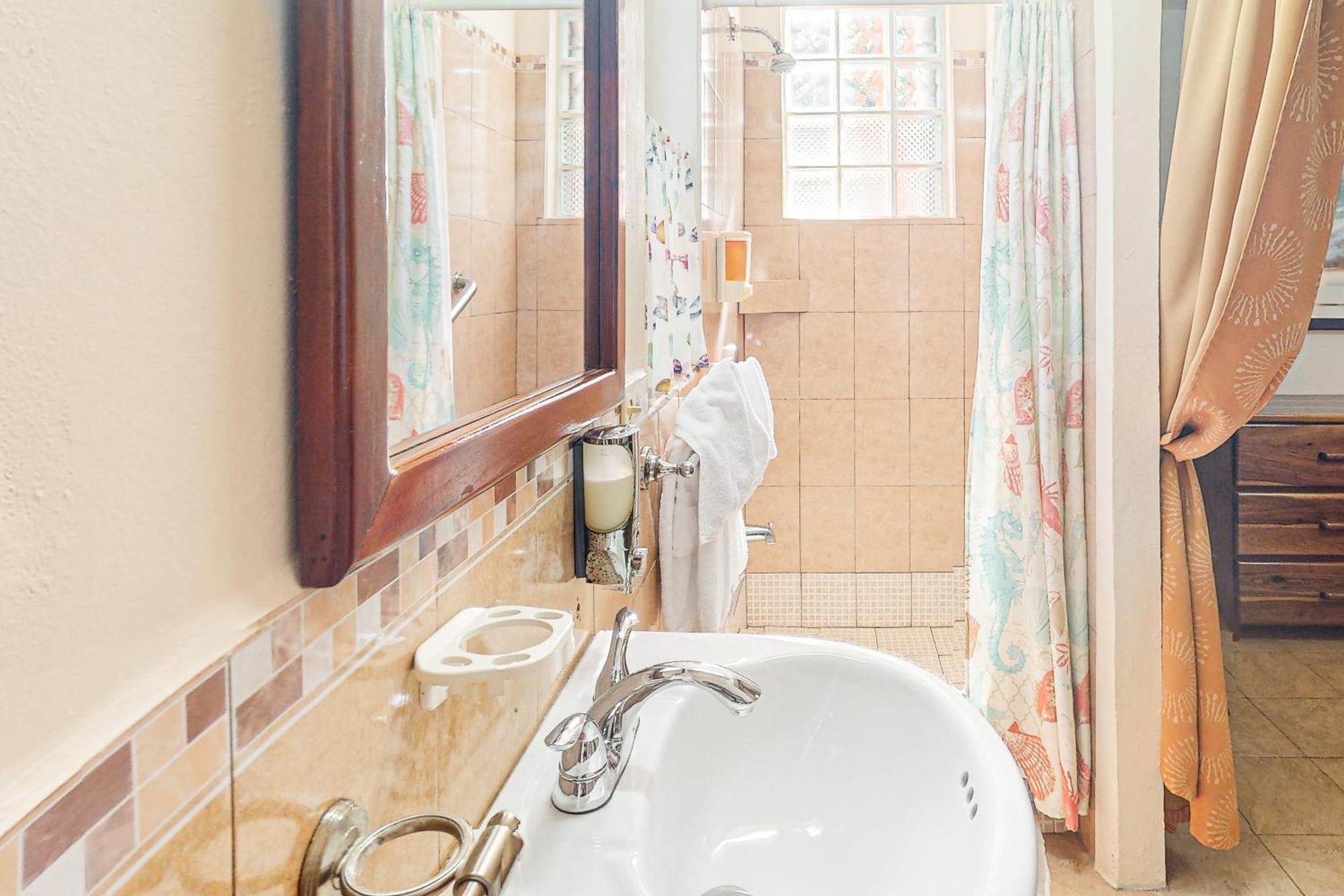 Hummingbird Home Suites San Pedro  Quarto foto