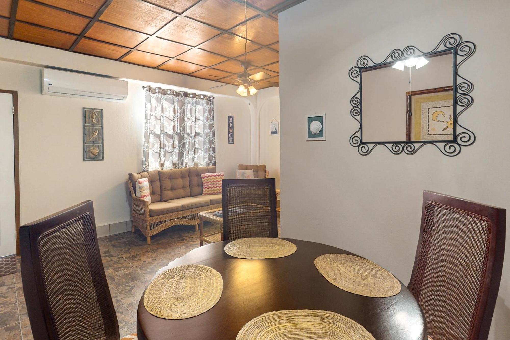 Hummingbird Home Suites San Pedro  Quarto foto