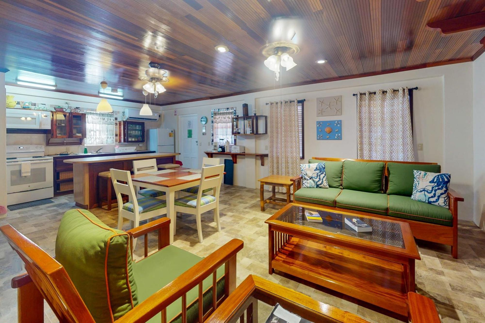 Hummingbird Home Suites San Pedro  Quarto foto