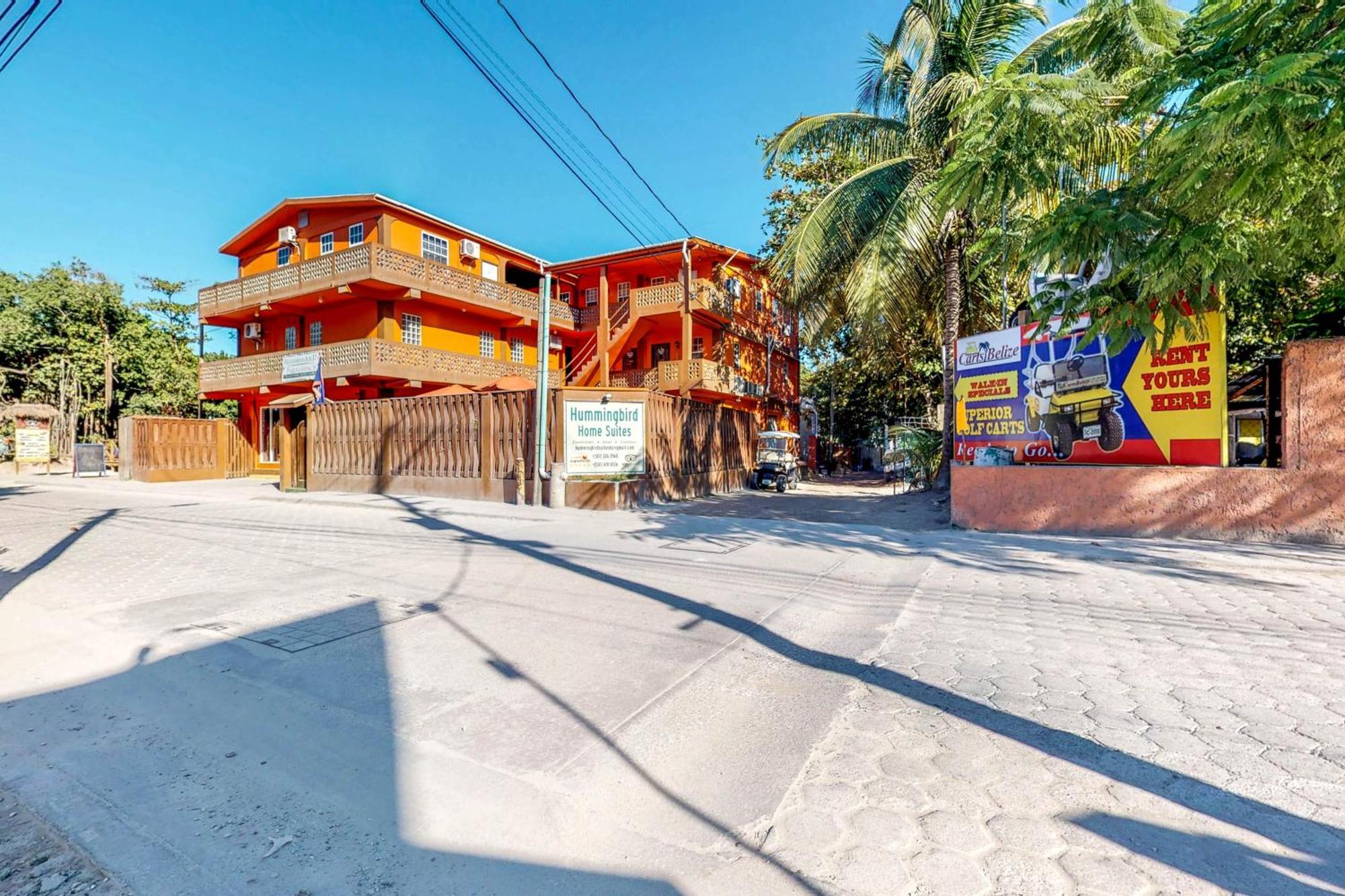 Hummingbird Home Suites San Pedro  Quarto foto
