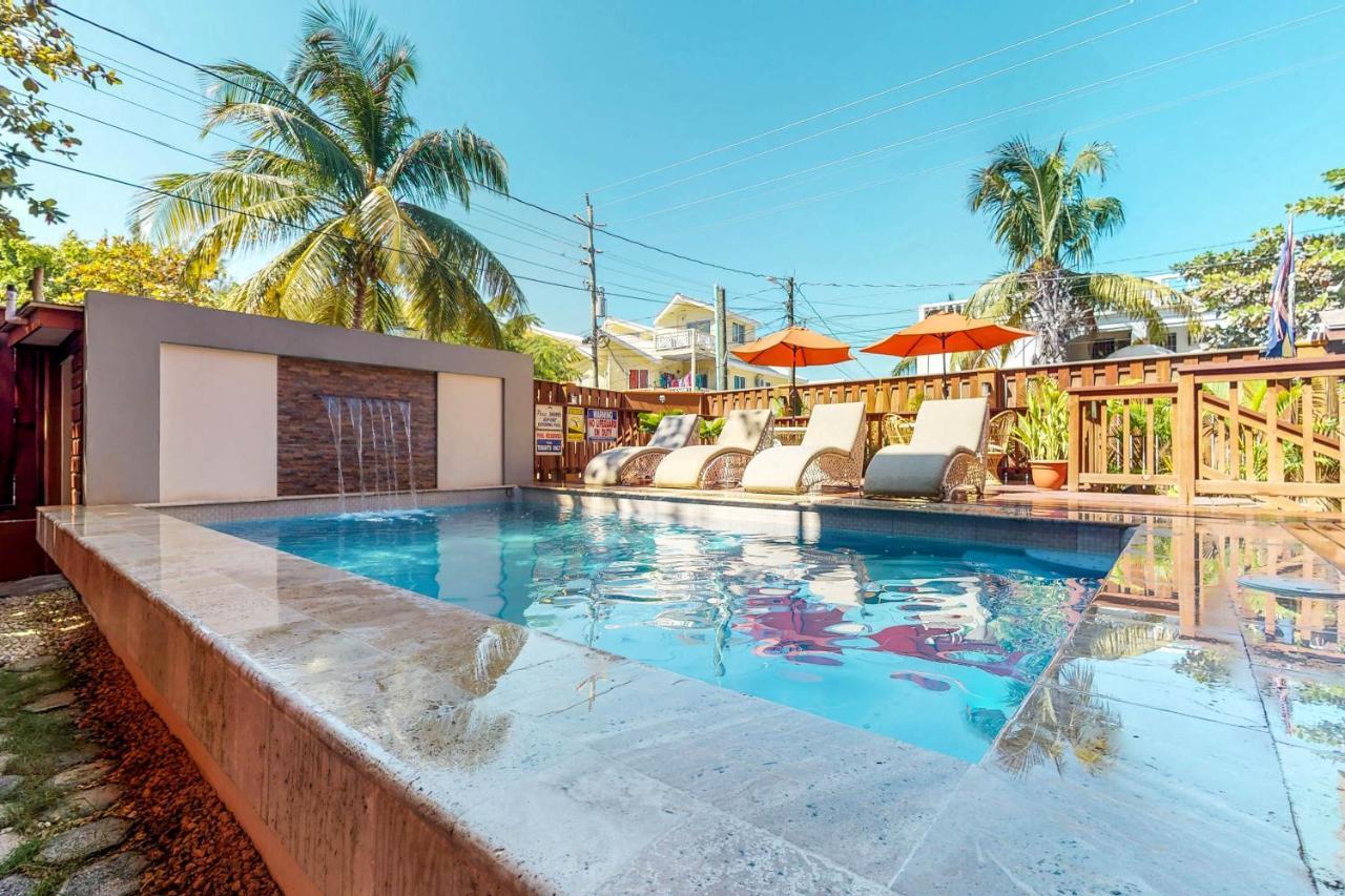 Hummingbird Home Suites San Pedro  Exterior foto