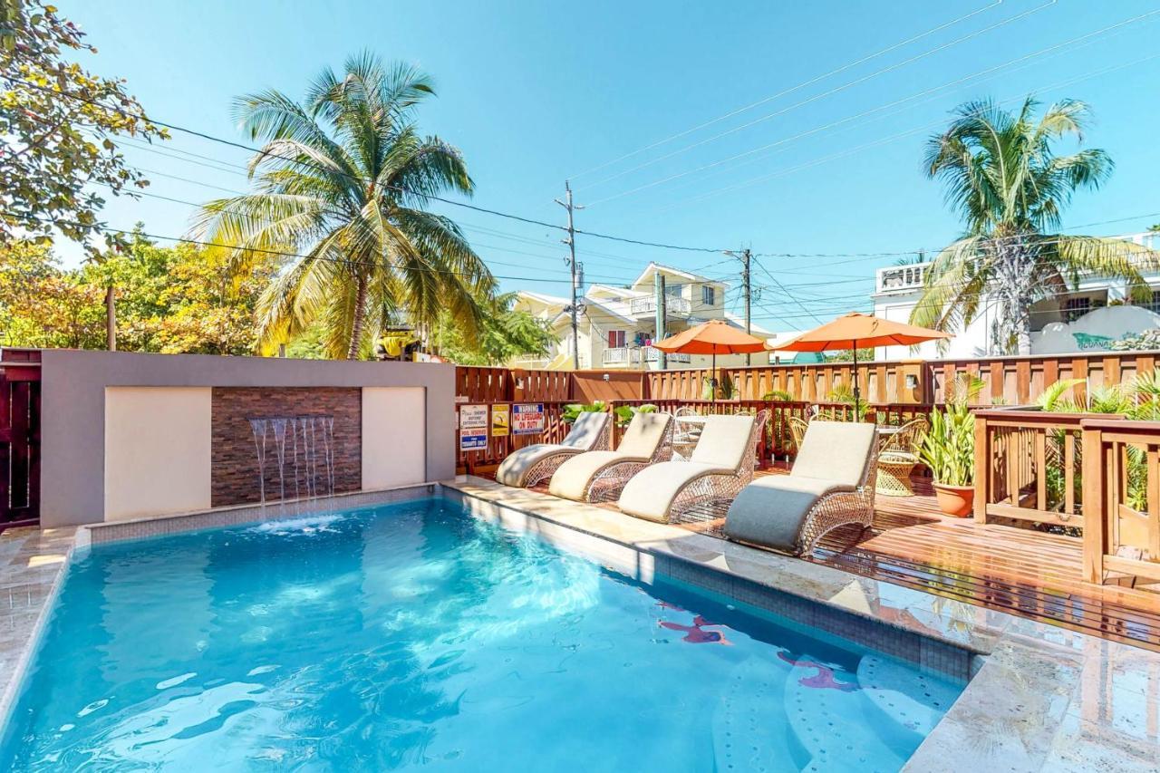 Hummingbird Home Suites San Pedro  Exterior foto