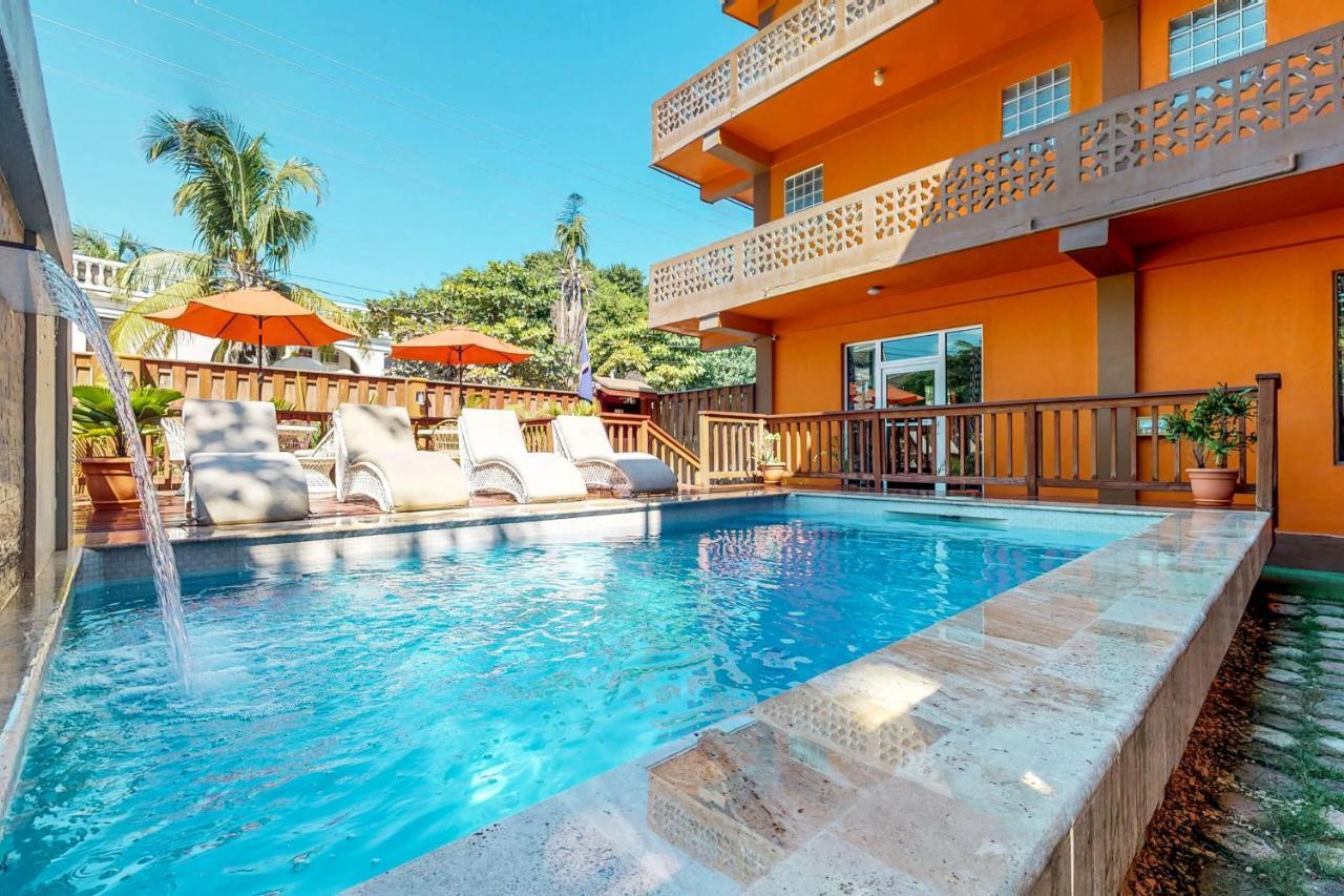 Hummingbird Home Suites San Pedro  Exterior foto